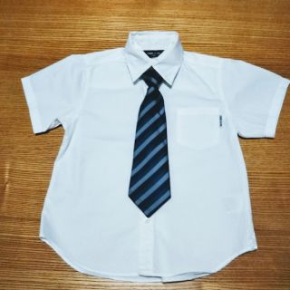 コムサイズム(COMME CA ISM)の男の子のネクタイ付き半袖シャツ（120）(その他)