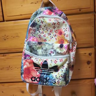 アディダス(adidas)のアディダスオリジナルス アディダス ファーム farm 花柄(リュック/バックパック)