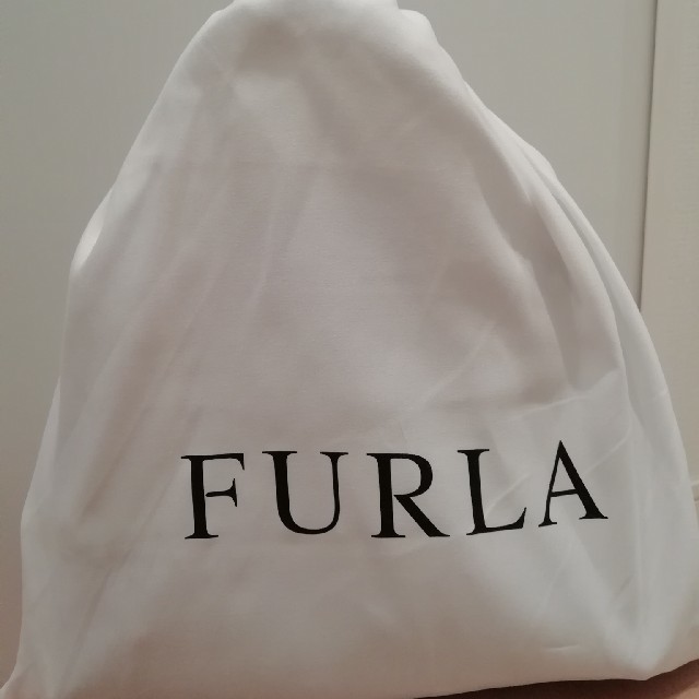 Furla(フルラ)のFURLA　パイパー　Mサイズ　ダリアベージュ　DALIA 通勤　OL　きれいめ レディースのバッグ(ハンドバッグ)の商品写真
