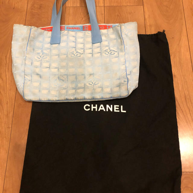 CHANEL(シャネル)のシャネル　ニュートラベルライン   レディースのバッグ(トートバッグ)の商品写真