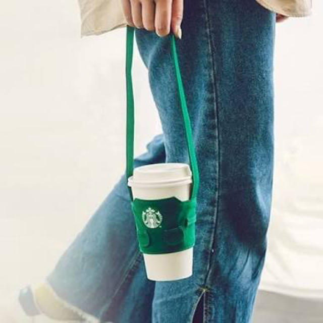 Starbucks Coffee(スターバックスコーヒー)の【新品】台湾スタバ限定 ドリンクホルダー エプロンタイプ インテリア/住まい/日用品のキッチン/食器(収納/キッチン雑貨)の商品写真