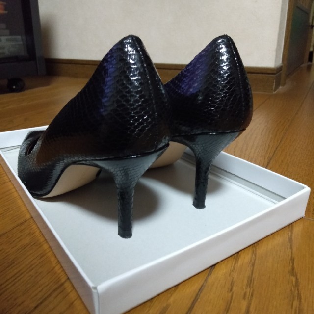 ZARA(ザラ)のZARA  WOMAN  型押し ハイヒールパンプス  黒  ３７ レディースの靴/シューズ(ハイヒール/パンプス)の商品写真