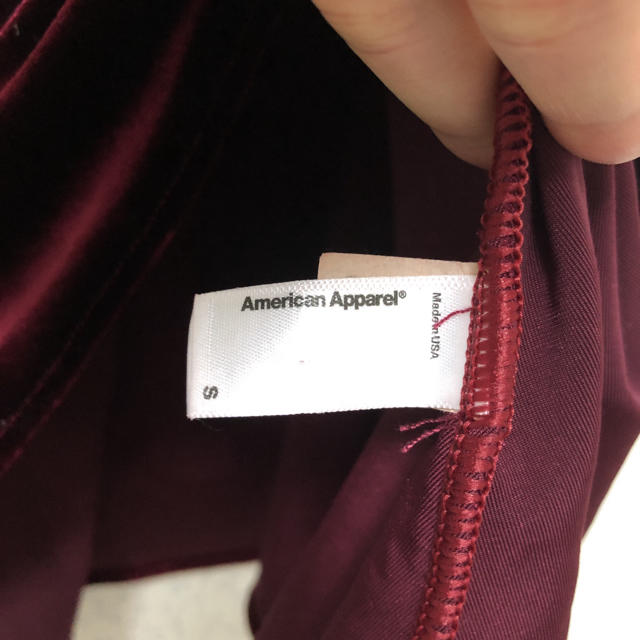 American Apparel(アメリカンアパレル)のアメリカンアパレル ベロアスカート《ワインレッド》 レディースのスカート(ひざ丈スカート)の商品写真