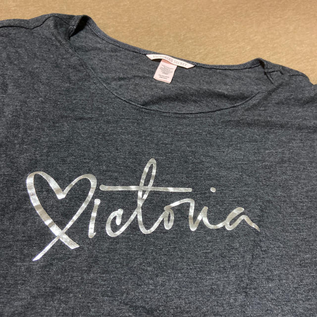 Victoria's Secret(ヴィクトリアズシークレット)のvictoria's secret Tシャツ レディースのトップス(Tシャツ(半袖/袖なし))の商品写真