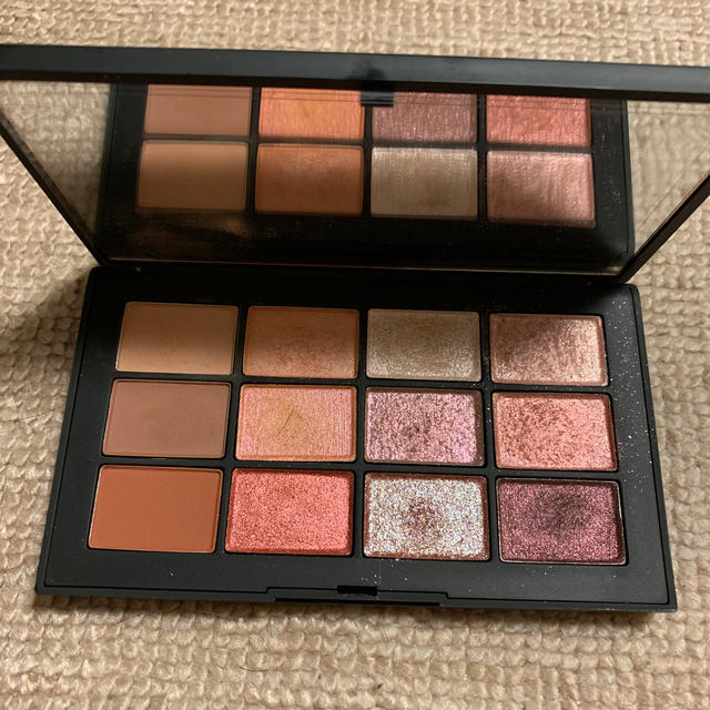 NARS イグナイテッドアイシャドウ パレット