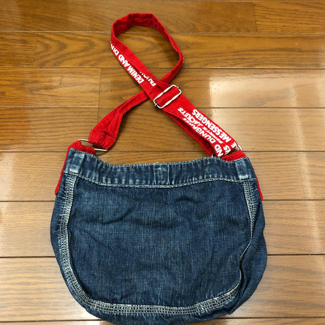 DENIM DUNGAREE(デニムダンガリー)のデニムアンドダンガリー    ショルダーバック キッズ/ベビー/マタニティのこども用バッグ(その他)の商品写真