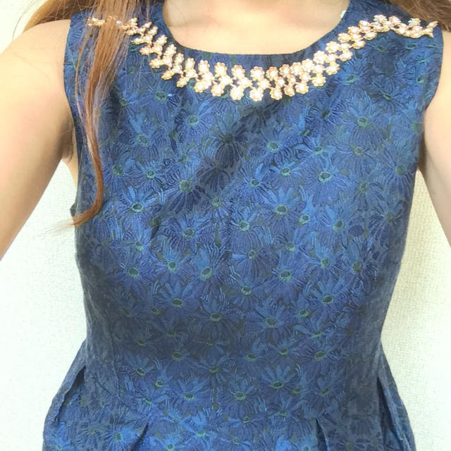 Mサイズ♡ビジューつき♡花柄刺繍♡ドレス レディースのフォーマル/ドレス(ミディアムドレス)の商品写真