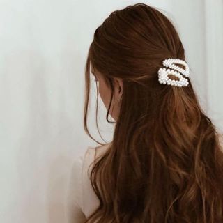 ザラ(ZARA)の★ビッグパールパッチンピン ★ゴールド三角2個セット(ヘアピン)