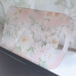 カッティングボードフラワー　まな板　花柄　ピンク(調理道具/製菓道具)