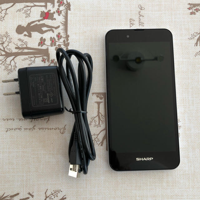 SH-M04 AQUOSスマホ　ほぼ新品(^◇^;)