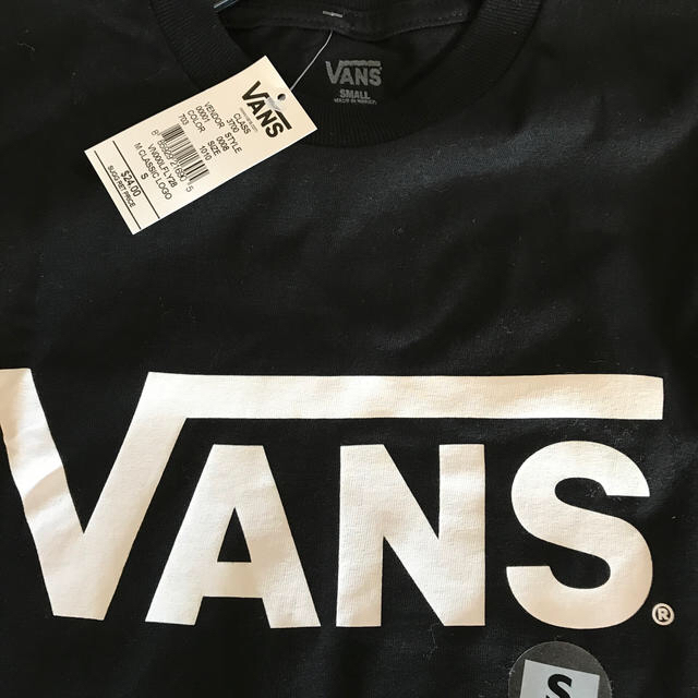 VANS(ヴァンズ)の華様専用　アカウント閉じます！VANS クラシックTシャツ ブラック新品未使用 メンズのトップス(Tシャツ/カットソー(半袖/袖なし))の商品写真