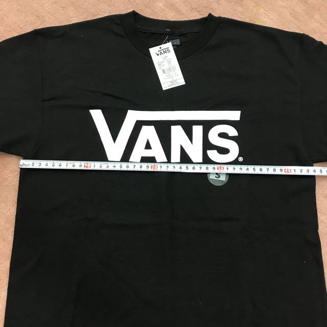 VANS(ヴァンズ)の華様専用　アカウント閉じます！VANS クラシックTシャツ ブラック新品未使用 メンズのトップス(Tシャツ/カットソー(半袖/袖なし))の商品写真