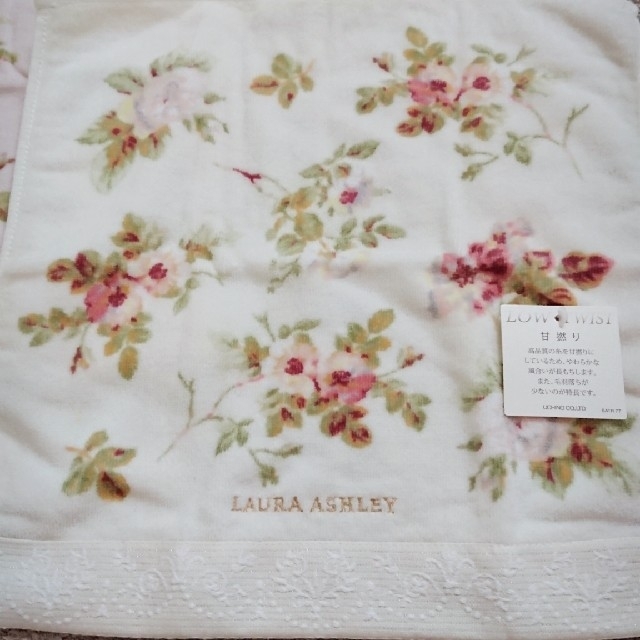 LAURA ASHLEY(ローラアシュレイ)のLAURA ASHLEY ゲストタオル2枚(新品未使用) インテリア/住まい/日用品の日用品/生活雑貨/旅行(タオル/バス用品)の商品写真