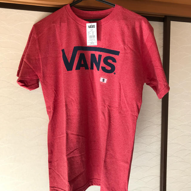 VANS(ヴァンズ)のアカウント閉じます！VANS クラシックTシャツ レッド 新品未使用 メンズのトップス(Tシャツ/カットソー(半袖/袖なし))の商品写真