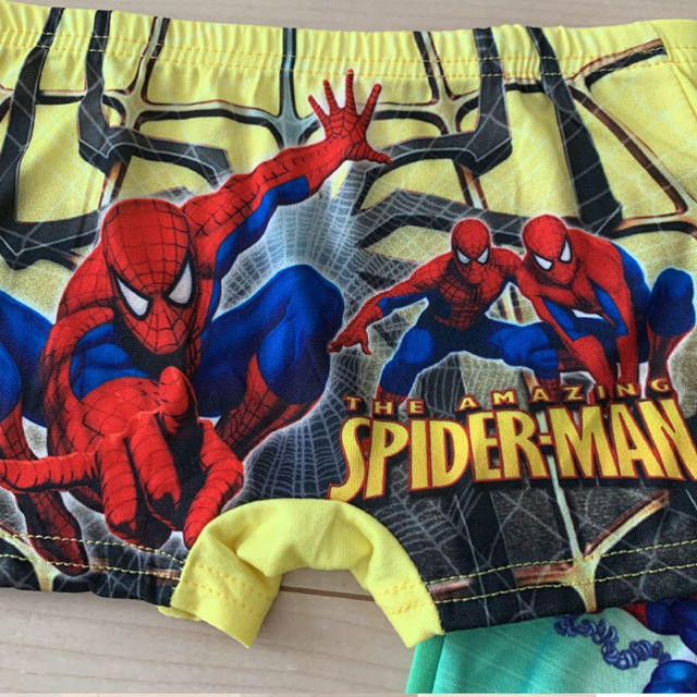 スパイダーマン パンツ　イエロー　カッコいい　3〜5歳　激安 キッズ/ベビー/マタニティのキッズ服男の子用(90cm~)(下着)の商品写真