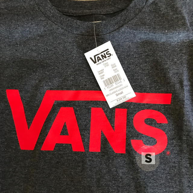 VANS(ヴァンズ)のなおちゃん様専用　VANS クラシックTシャツ ネイビー 新品未使用 メンズのトップス(Tシャツ/カットソー(半袖/袖なし))の商品写真