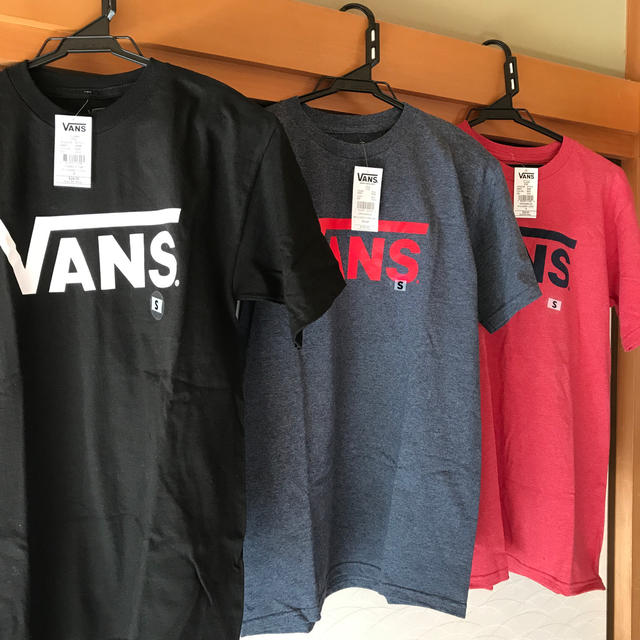 VANS(ヴァンズ)のなおちゃん様専用　VANS クラシックTシャツ ネイビー 新品未使用 メンズのトップス(Tシャツ/カットソー(半袖/袖なし))の商品写真