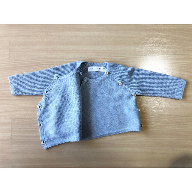 ZARA KIDS(ザラキッズ)のZARA  MINI スターカーディガン キッズ/ベビー/マタニティのベビー服(~85cm)(カーディガン/ボレロ)の商品写真