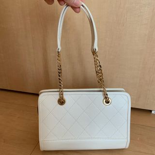 チャールズアンドキース(Charles and Keith)のCHARLES & KEITH 白 バック♡*゜(ハンドバッグ)