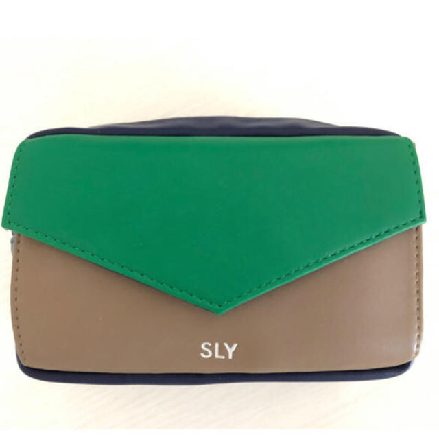 SLY(スライ)の【新品・未使用品】SLY ノベルティ メイクポーチ レディースのファッション小物(ポーチ)の商品写真