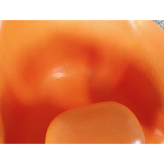 Bumbo(バンボ)のバンボ＊オレンジ キッズ/ベビー/マタニティの授乳/お食事用品(その他)の商品写真