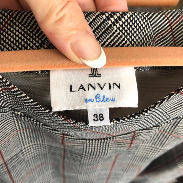 LANVIN en Bleu(ランバンオンブルー)のランバンオンブルー★ブラウス38 レディースのトップス(シャツ/ブラウス(半袖/袖なし))の商品写真