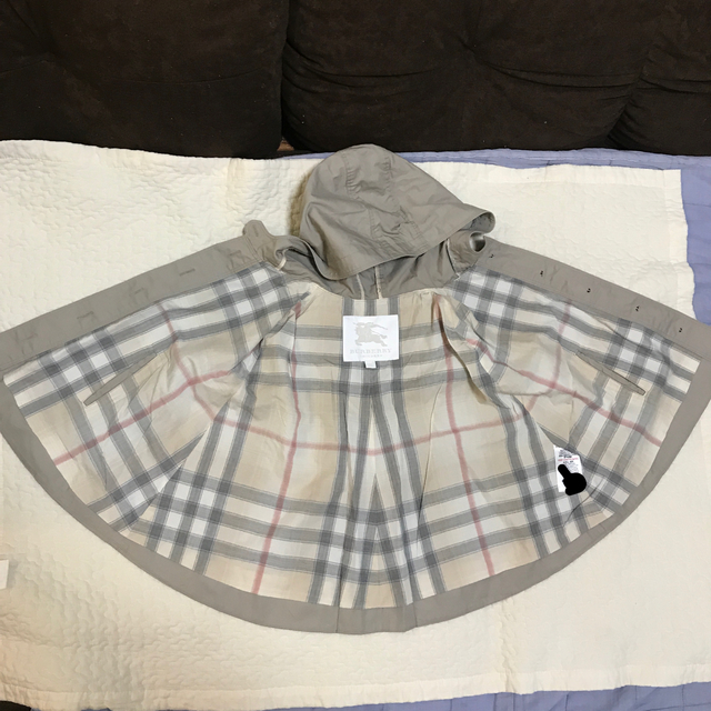 BURBERRY(バーバリー)のBurberry チルドレン ポンチョ コート キッズ/ベビー/マタニティのキッズ服男の子用(90cm~)(コート)の商品写真