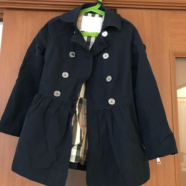 BURBERRY(バーバリー)のバーバリートレンチコート キッズ/ベビー/マタニティのキッズ服女の子用(90cm~)(コート)の商品写真