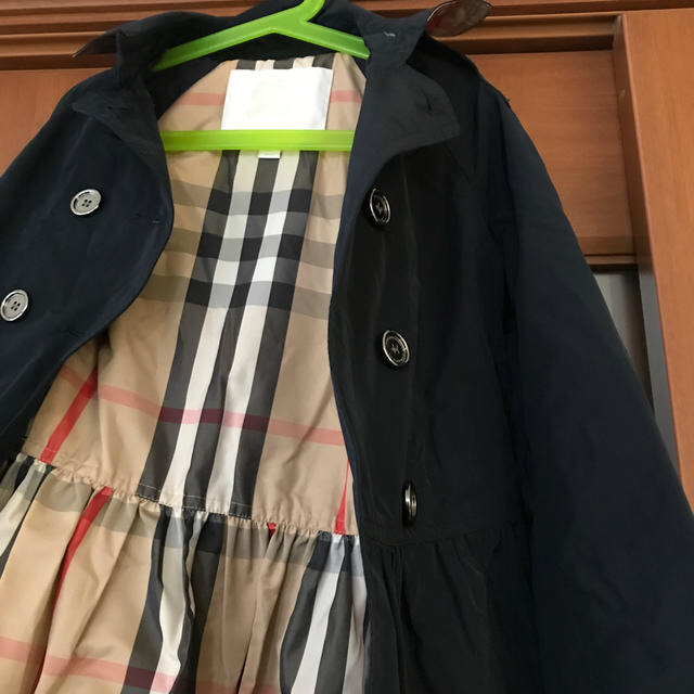 BURBERRY(バーバリー)のバーバリートレンチコート キッズ/ベビー/マタニティのキッズ服女の子用(90cm~)(コート)の商品写真