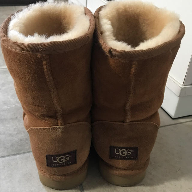 UGG 1