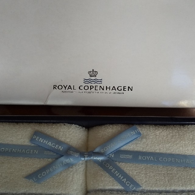 ROYAL COPENHAGEN(ロイヤルコペンハーゲン)のタオルセット(フェイスタオル2枚) インテリア/住まい/日用品の日用品/生活雑貨/旅行(タオル/バス用品)の商品写真