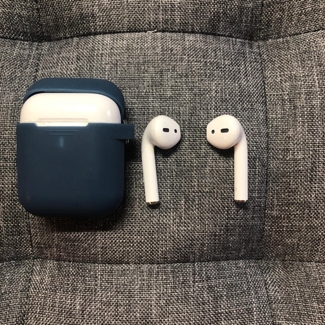 【値下げ中】Airpods 箱、付属品付き