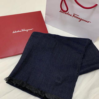 サルヴァトーレフェラガモ(Salvatore Ferragamo)の【ちいちゃん様専用】フェラガモ ストール 濃紺 メンズ(ストール)