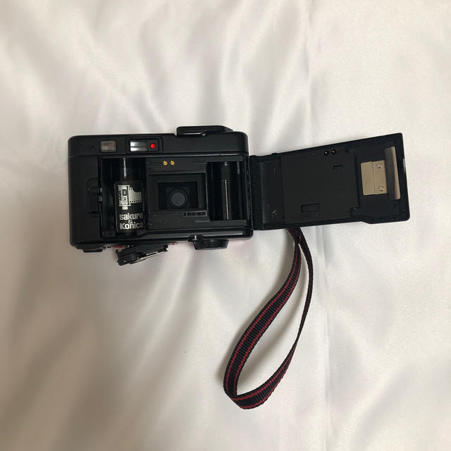 KONICA MINOLTA(コニカミノルタ)の【美品】フィルムカメラ konika EFJ レッド スマホ/家電/カメラのカメラ(フィルムカメラ)の商品写真