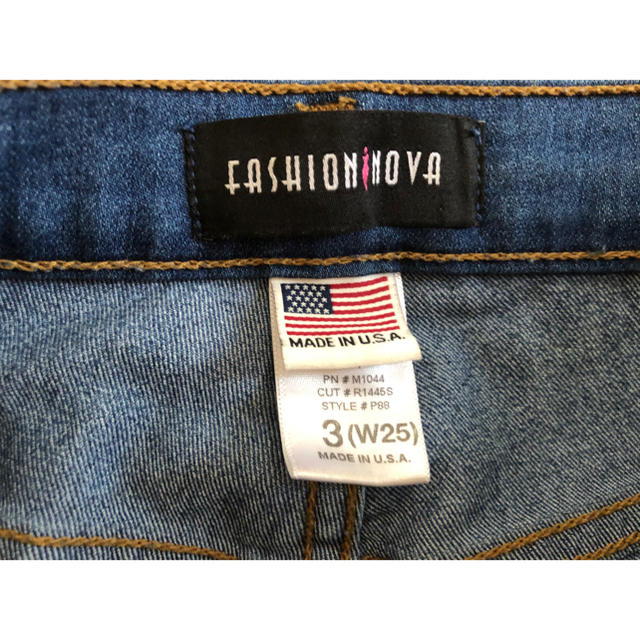 fashion nova high waisted jeans  レディースのパンツ(デニム/ジーンズ)の商品写真