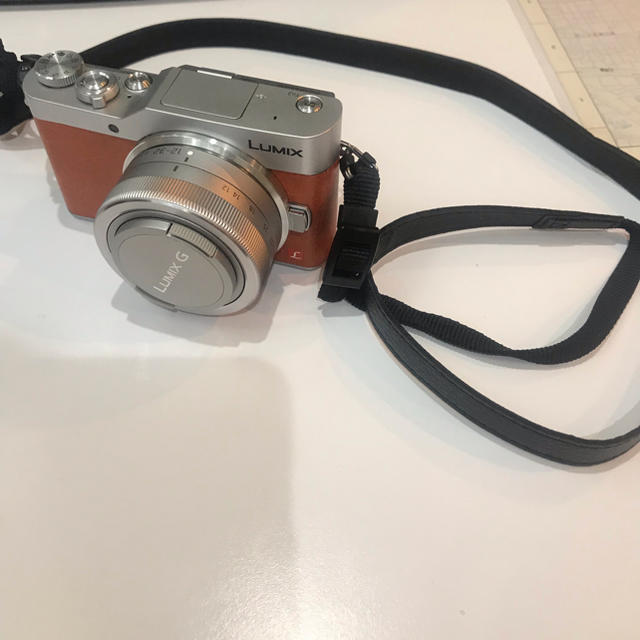 カメラLUMIX G DC-GF9W