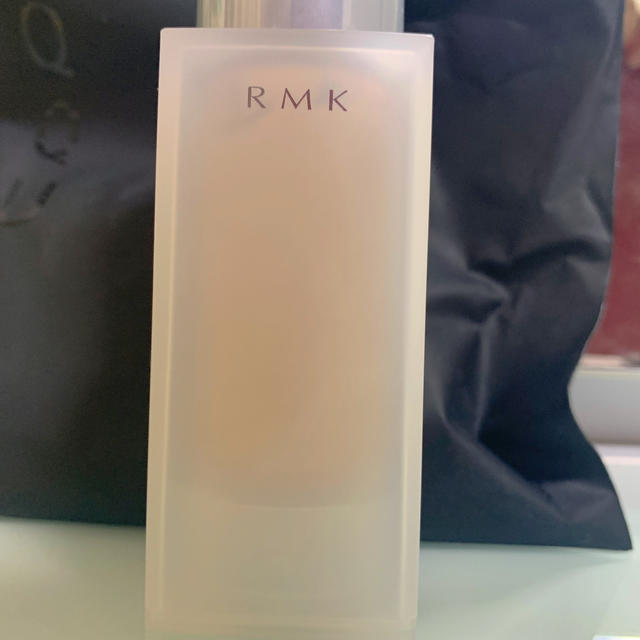 RMK(アールエムケー)のジェルクリーミィファンデーション101 コスメ/美容のベースメイク/化粧品(ファンデーション)の商品写真