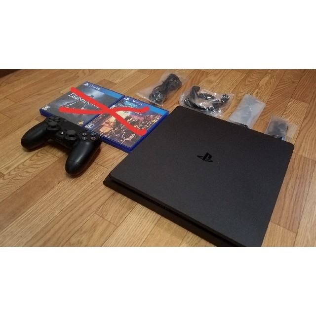 PlayStation4(プレイステーション4)のPS4 本体　CUH-2200A エンタメ/ホビーのゲームソフト/ゲーム機本体(家庭用ゲーム機本体)の商品写真