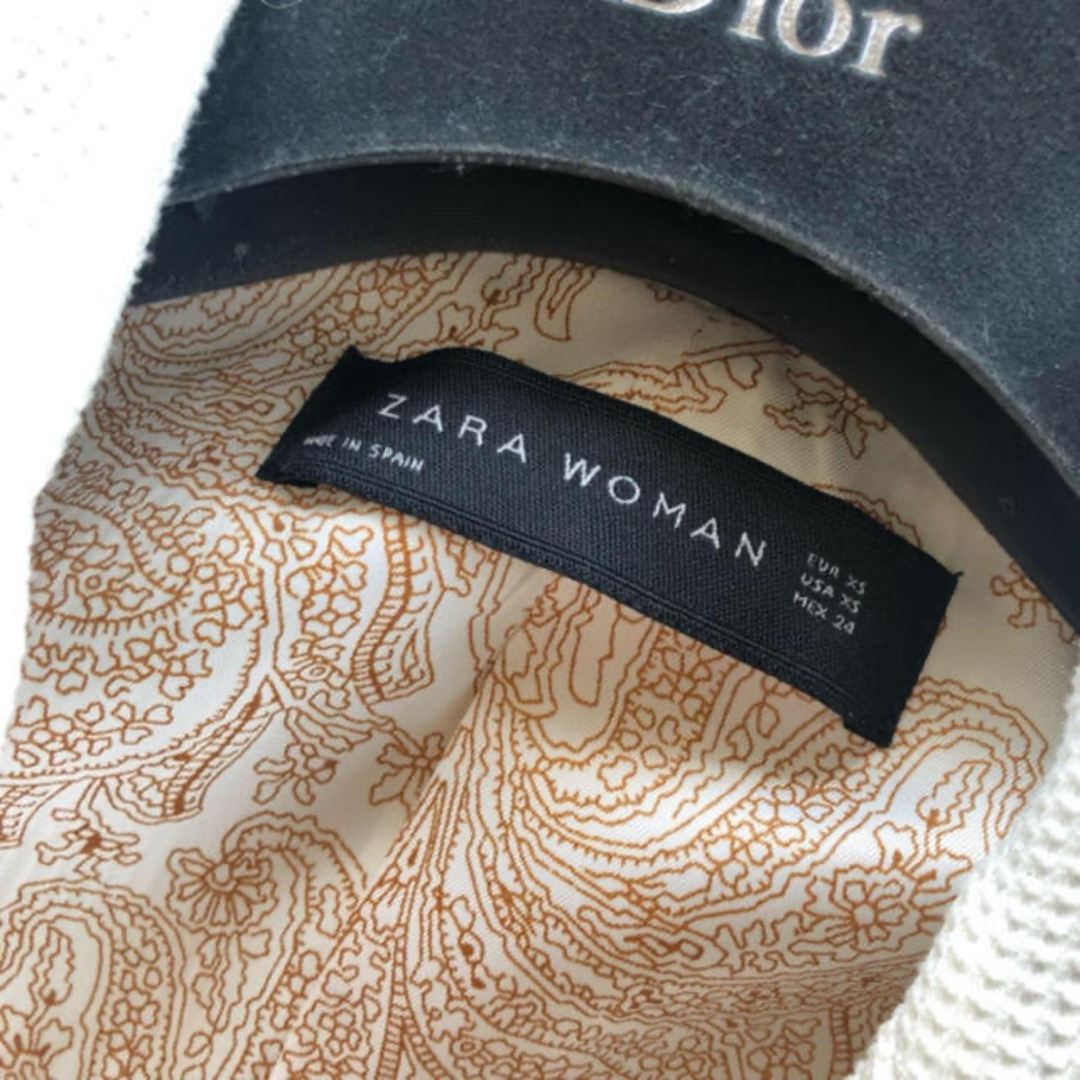 ZARA(ザラ)のZARA WOMAN 白ジャケット レディースのジャケット/アウター(テーラードジャケット)の商品写真