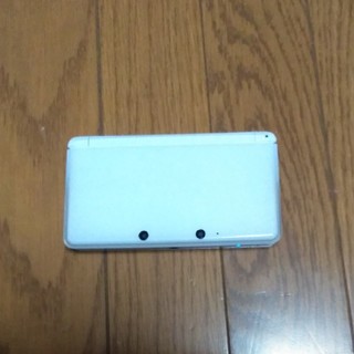 ニンテンドー3DS(ニンテンドー3DS)のミッチー様専用　3DS ホワイト　ダウンロードソフトあり(家庭用ゲーム機本体)