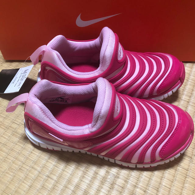 NIKE - ナイキダイナモフリー22センチの通販 by るい's shop｜ナイキ ...