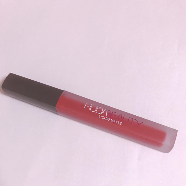 huda beauty 口紅 コスメ/美容のベースメイク/化粧品(口紅)の商品写真