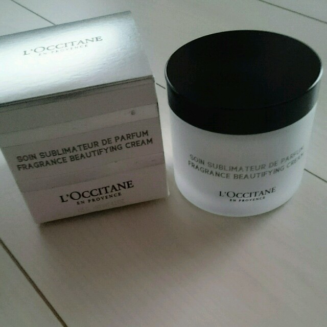 L'OCCITANE(ロクシタン)のロクシタンボディクリーム新品未開封 コスメ/美容のボディケア(ボディクリーム)の商品写真