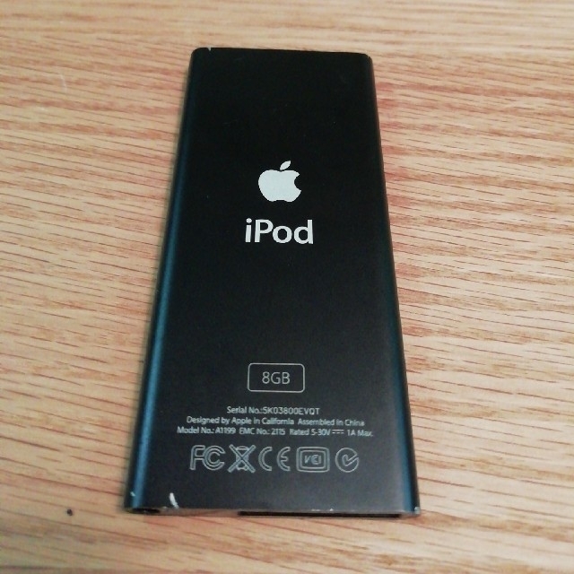 Apple(アップル)のipod nano 8GB　黒 スマホ/家電/カメラのオーディオ機器(ポータブルプレーヤー)の商品写真