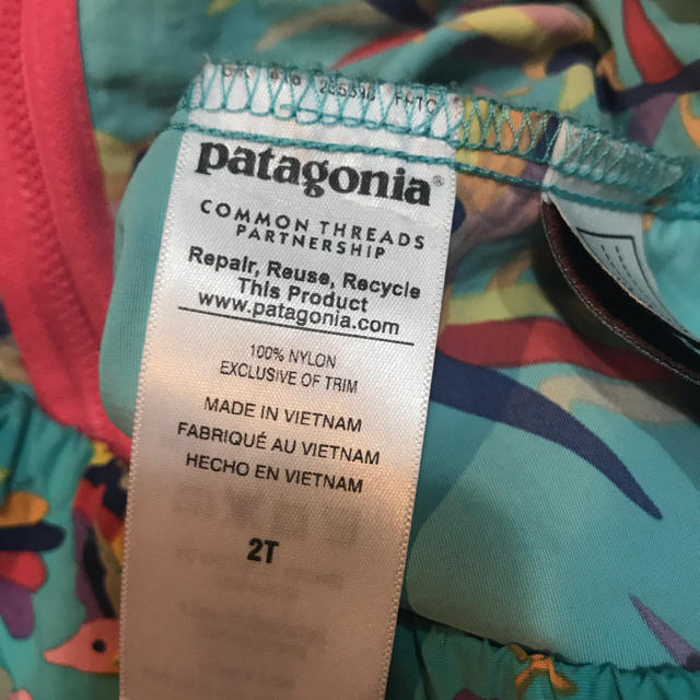 patagonia(パタゴニア)のパタゴニア キッズ パーカー キッズ/ベビー/マタニティのキッズ/ベビー/マタニティ その他(その他)の商品写真