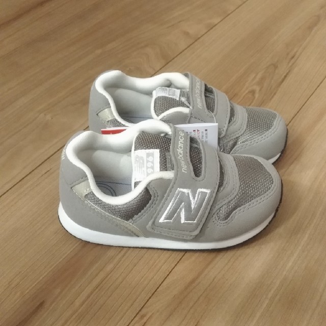 New Balance(ニューバランス)の箱なし　ニューバランス ベビー スニーカー
15.0cm グレー キッズ/ベビー/マタニティのキッズ靴/シューズ(15cm~)(スニーカー)の商品写真