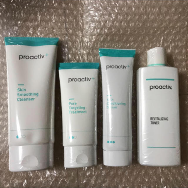 proactiv(プロアクティブ)の未開封！ ☆プロアクティブ☆ 90日分+化粧水  コスメ/美容のスキンケア/基礎化粧品(洗顔料)の商品写真