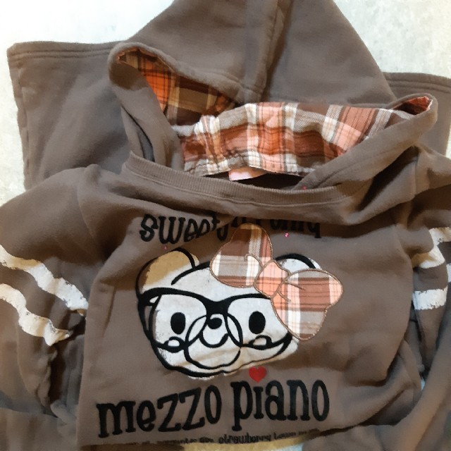 mezzo piano(メゾピアノ)のメゾピアノ150ワンピース取り外し可☆フードパーカー付コロンちゃんブラウンﾜﾝﾋ キッズ/ベビー/マタニティのキッズ服女の子用(90cm~)(ワンピース)の商品写真