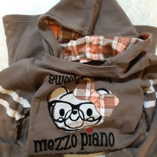 メゾピアノ(mezzo piano)のメゾピアノ150ワンピース取り外し可☆フードパーカー付コロンちゃんブラウンﾜﾝﾋ(ワンピース)