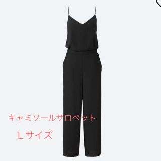 ユニクロ(UNIQLO)のキャミソールサロペット Ｌサイズ 黒(サロペット/オーバーオール)